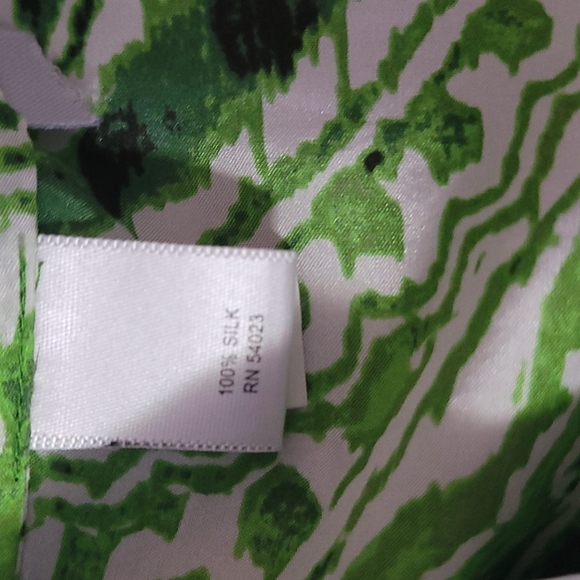 Banana Republic Women's  Silk Top Size Large - Picture 6 of 8